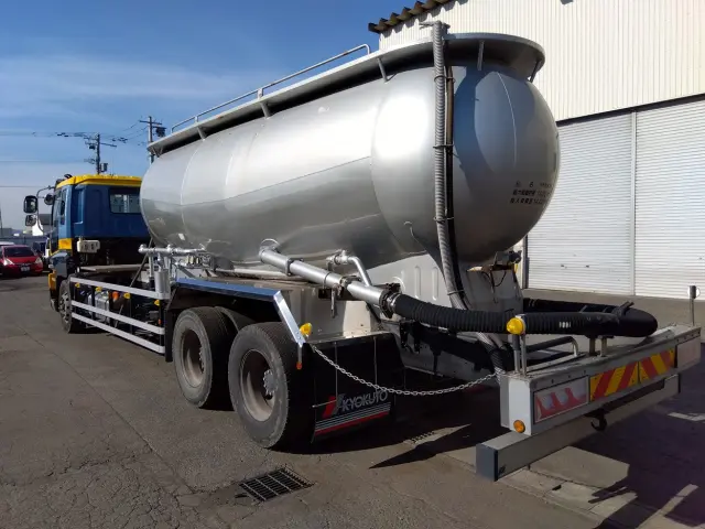 いすゞ ギガ QKG-CYY77A(6x4)の写真4