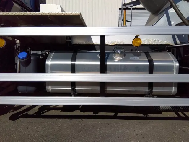 いすゞ ギガ QKG-CYY77A(6x4)の写真10