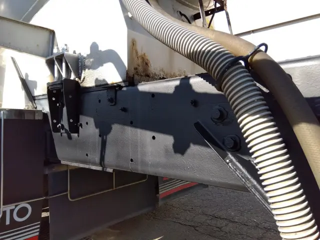 いすゞ ギガ QKG-CYY77A(6x4)の写真11