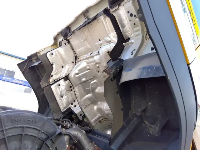 いすゞ ギガ QKG-CYY77A(6x4)の写真18