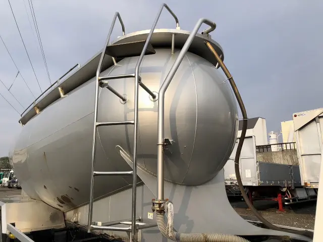 いすゞ ギガ QKG-CYY77A(6x4)の写真8