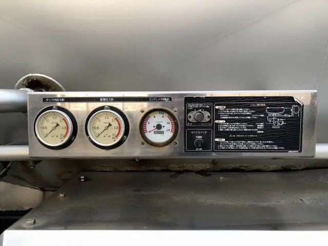 いすゞ ギガ QKG-CYY77A(6x4)の写真14