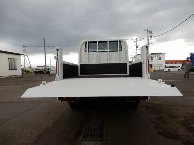 いすゞ エルフ TRG-NHS85A(4WD)の写真10