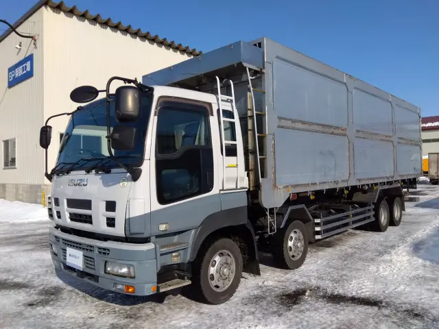 いすゞ ギガ PDG-CYH77W8(8x4)の写真1