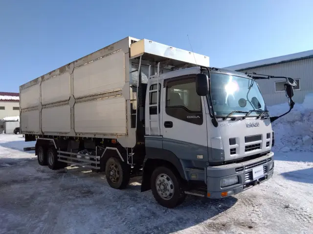 いすゞ ギガ PDG-CYH77W8(8x4)の写真2