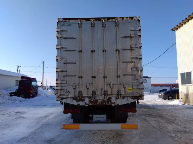 いすゞ ギガ PDG-CYH77W8(8x4)の写真5