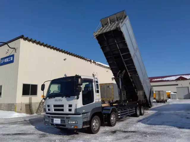 いすゞ ギガ PDG-CYH77W8(8x4)の写真8