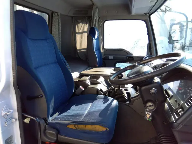 いすゞ ギガ PDG-CYH77W8(8x4)の写真22