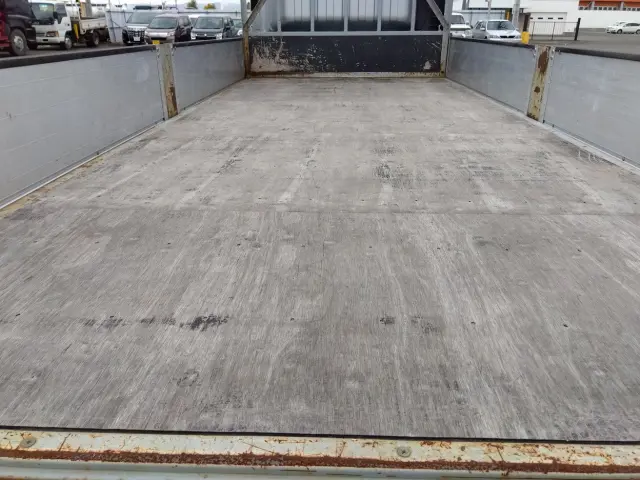 いすゞ エルフ 2PG-NPS88AR(4WD)の写真7