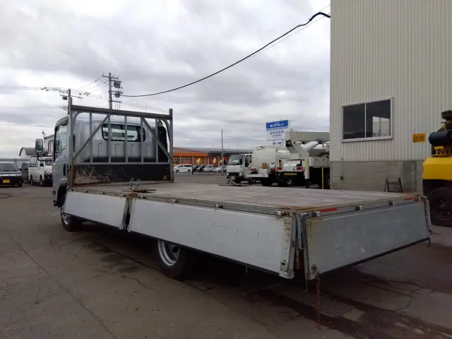 いすゞ エルフ 2PG-NPS88AR(4WD)の写真9