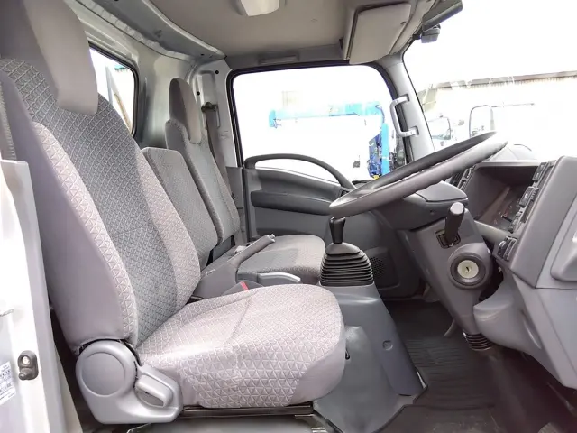 いすゞ エルフ 2PG-NPS88AR(4WD)の写真22