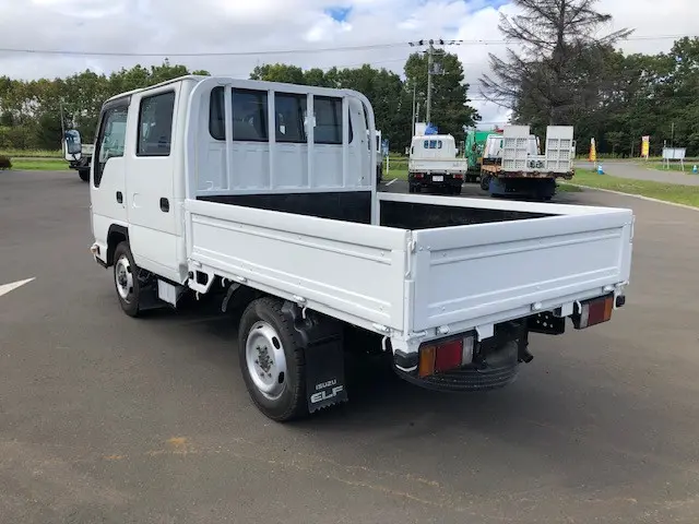 いすゞ エルフ TRG-NHS85A(4WD)の写真4