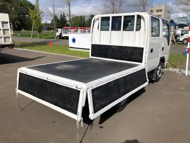 いすゞ エルフ TRG-NHS85A(4WD)の写真10