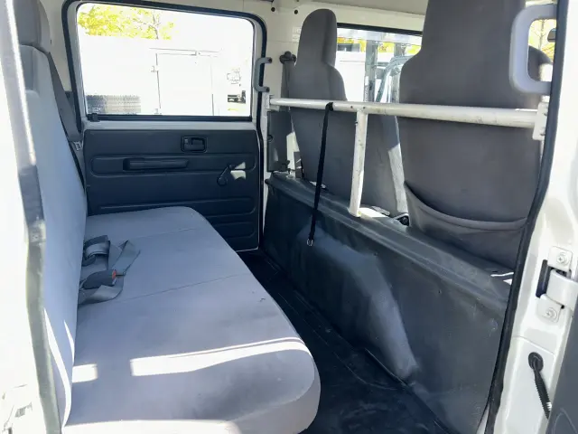 いすゞ エルフ TRG-NHS85A(4WD)の写真20