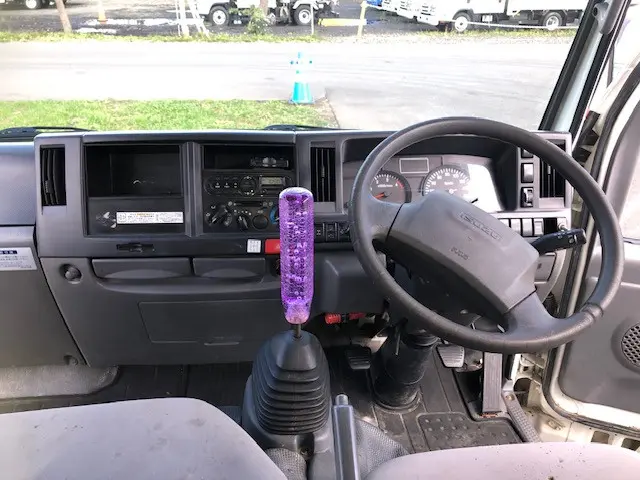 いすゞ エルフ TRG-NHS85A(4WD)の写真23