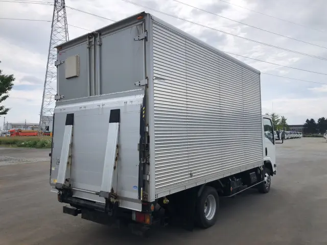 いすゞ エルフ TDG-NPS85AN(4WD)の写真6