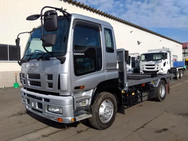いすゞ ギガ PDG-CVR77F8(2WD)の写真1