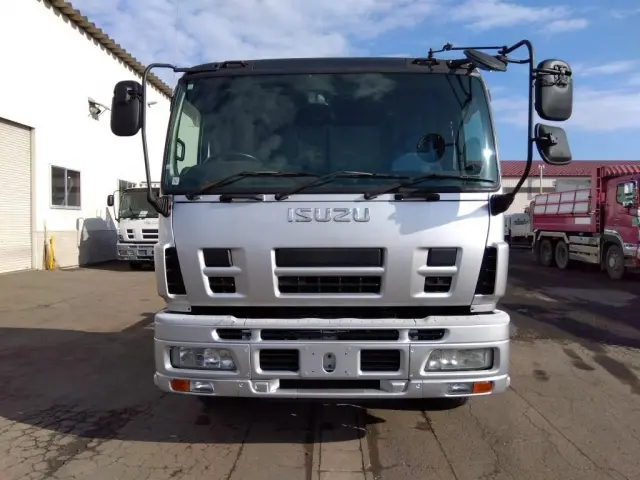 いすゞ ギガ PDG-CVR77F8(2WD)の写真3