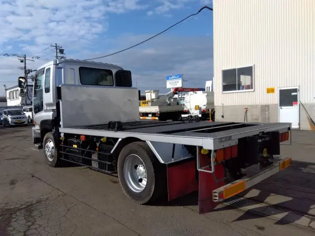 いすゞ ギガ PDG-CVR77F8(2WD)の写真4