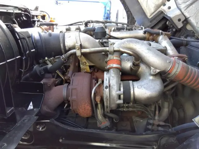 いすゞ ギガ PDG-CVR77F8(2WD)の写真20