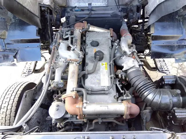 いすゞ ギガ PDG-CVR77F8(2WD)の写真21