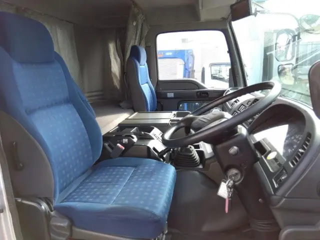 いすゞ ギガ PDG-CVR77F8(2WD)の写真22