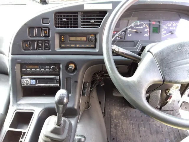 いすゞ ギガ PDG-CVR77F8(2WD)の写真23