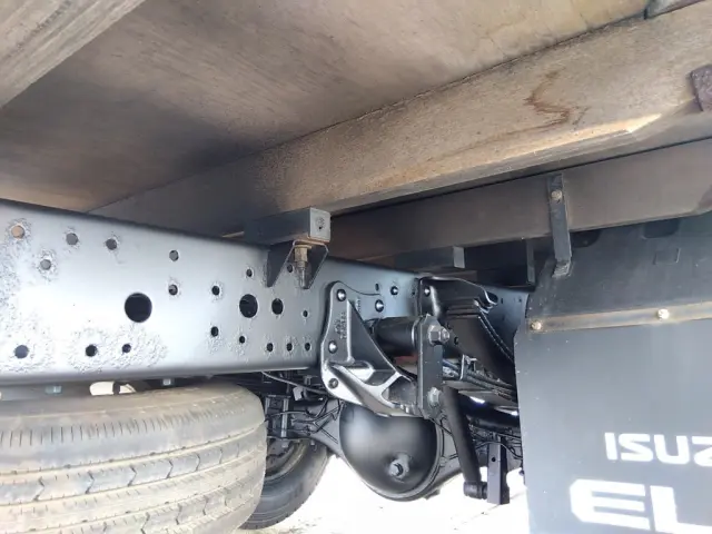 いすゞ エルフ TPG-NPS85AR(4WD)の写真13