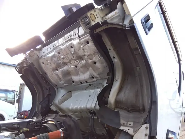 いすゞ エルフ TPG-NPS85AR(4WD)の写真19