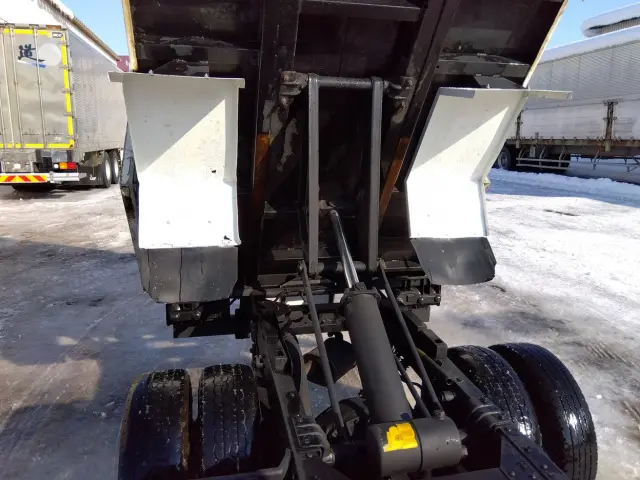 いすゞ エルフ TDG-NKS85AD(4WD)の写真10