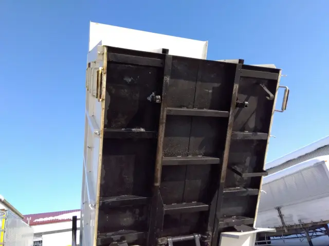 いすゞ エルフ TDG-NKS85AD(4WD)の写真11