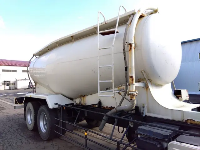 いすゞ ギガ QKG-CYZ77A(6x4)の写真10