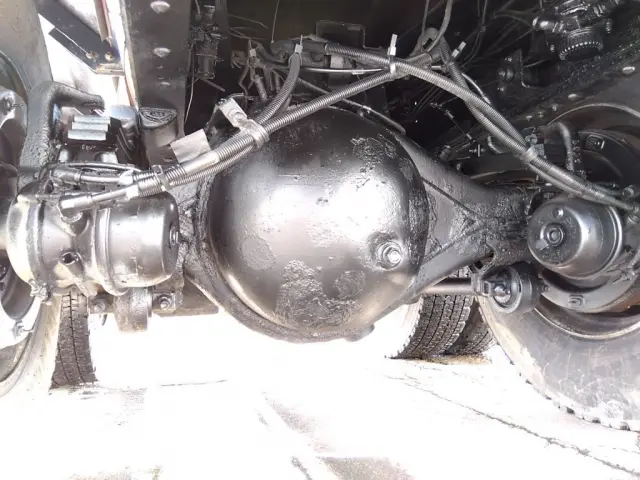 いすゞ ギガ QKG-CYZ77A(6x4)の写真15