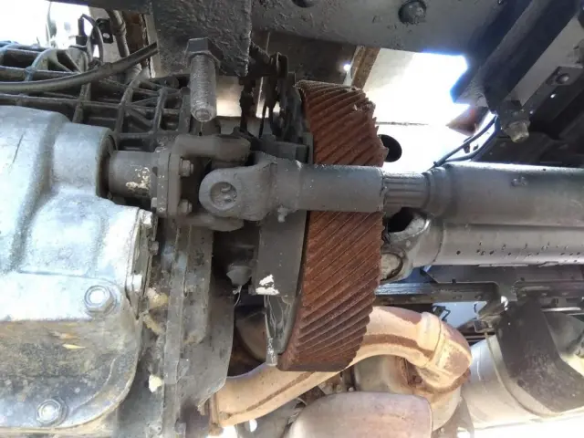 いすゞ ギガ QKG-CYZ77A(6x4)の写真17