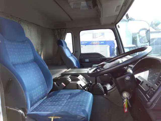 いすゞ ギガ QKG-CYZ77A(6x4)の写真22