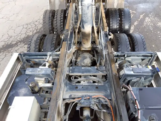 日野 プロフィア QKG-FS1EKDA(6x4)の写真12