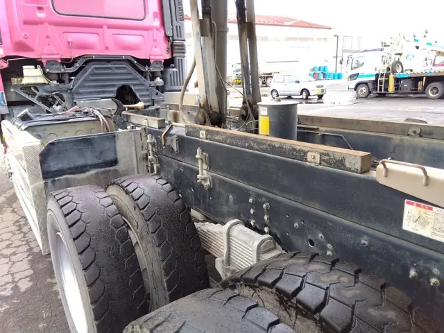 日野 プロフィア QKG-FS1EKDA(6x4)の写真15