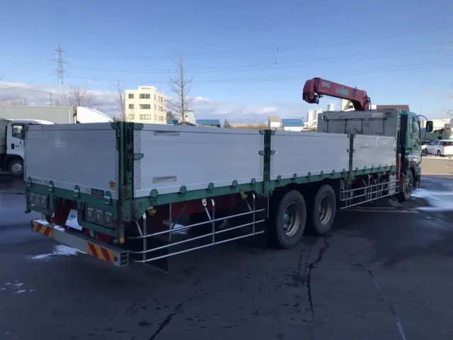 いすゞ ギガ QKG-CYZ77A(6x4)の写真6