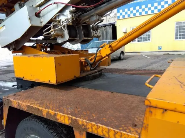 いすゞ エルフ KK-NKR71E3N(2WD)の写真7