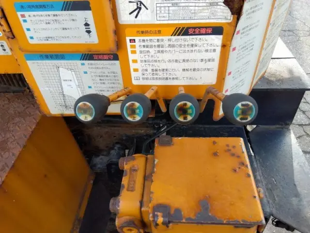 いすゞ エルフ KK-NKR71E3N(2WD)の写真13