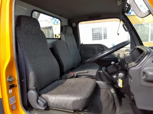 いすゞ エルフ KK-NKR71E3N(2WD)の写真23