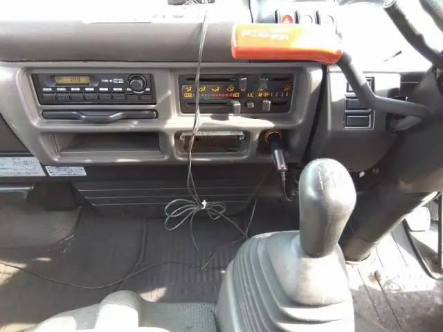 いすゞ エルフ KK-NKR71E3N(2WD)の写真24