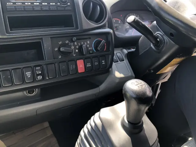 日野 デュトロ SKG-XZU675M(4WD)の写真23