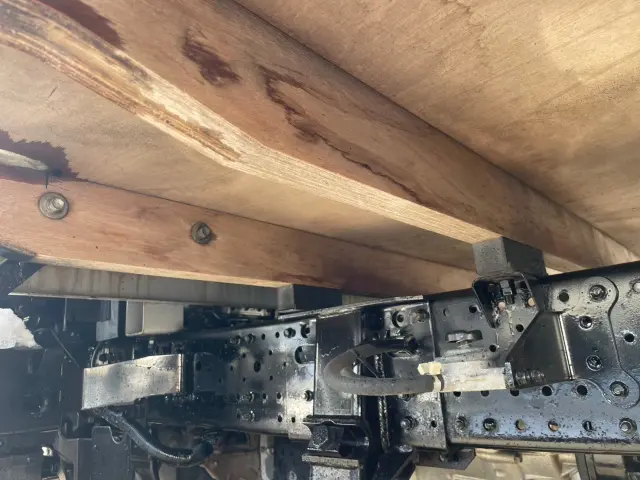 いすゞ エルフ TPG-NPS85AR(4WD)の写真14