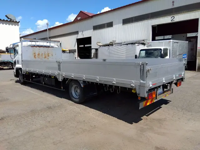 いすゞ フォワード TKG-FRR90T2(2WD)の写真4