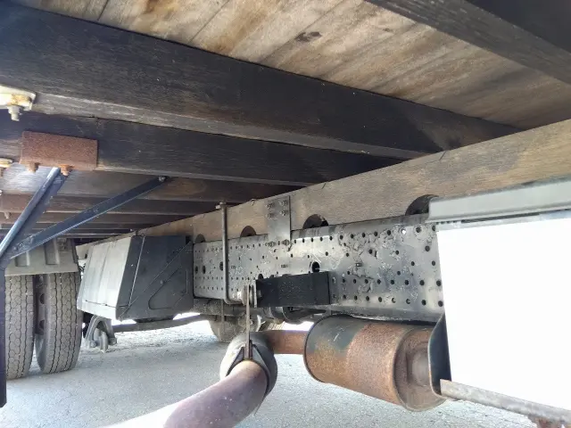 いすゞ フォワード TKG-FRR90T2(2WD)の写真16