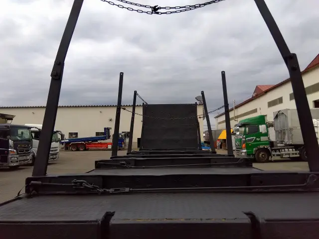 いすゞ ギガ PDG-CYZ52V8(6x4)の写真7