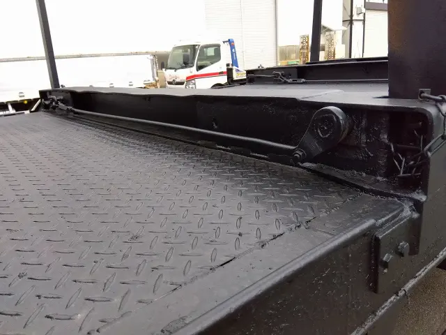 いすゞ ギガ PDG-CYZ52V8(6x4)の写真10