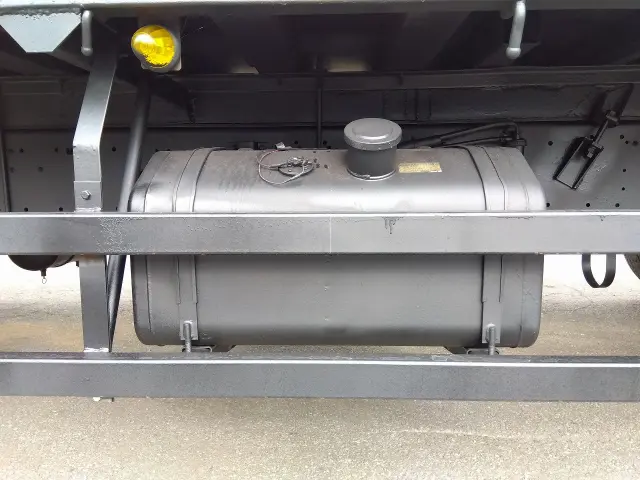 いすゞ ギガ PDG-CYZ52V8(6x4)の写真15