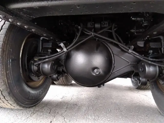 いすゞ ギガ PDG-CYZ52V8(6x4)の写真17